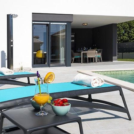 Modern 3-Bedroom Villa With A Private Pool Pula Exteriör bild